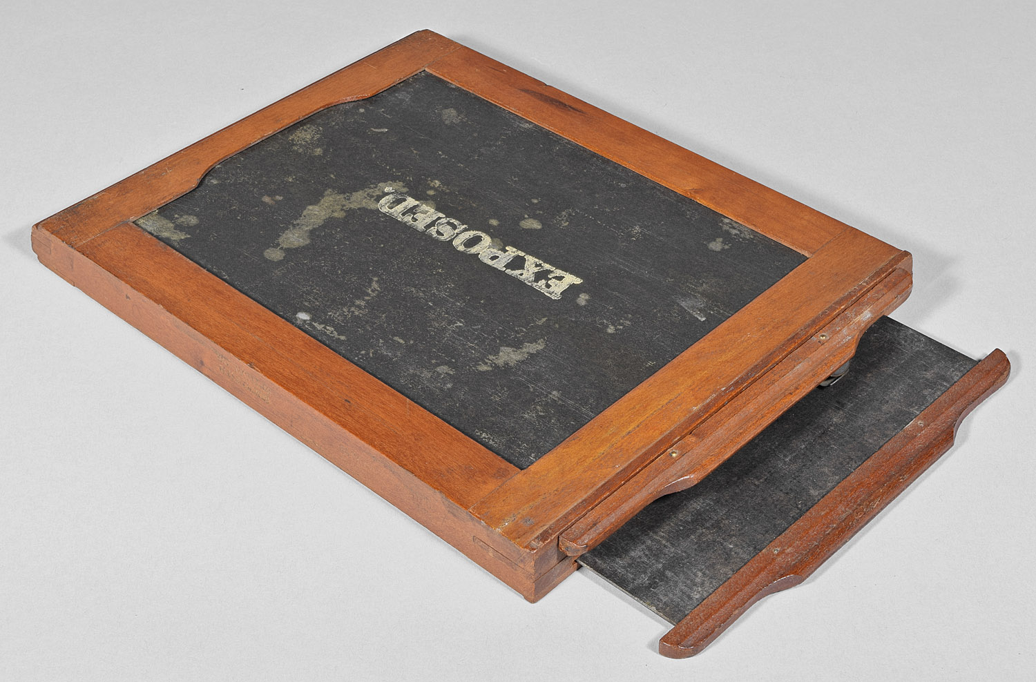 1265.roch.opt.co.-universal.var.2-5x7-plate.holder.side.2-1500.jpg