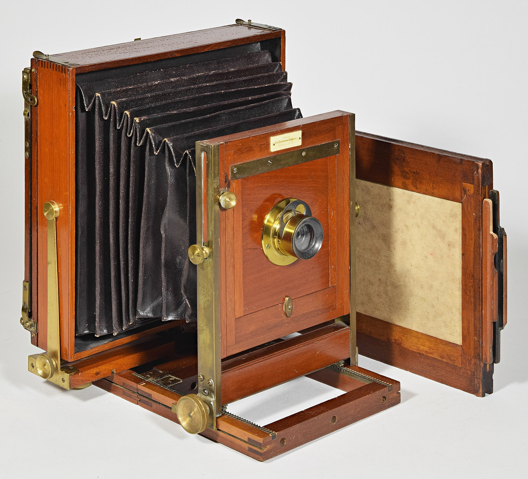 1275.the.eastman.co.-interchangeable.camera.var.2-6x8-a-w.plate.holder-1800.jpg