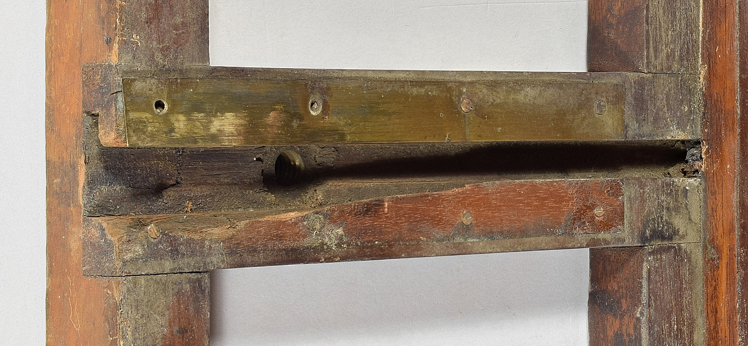 1425.semmendinger.excelsior.var.1-14x14-main.missing.part.on center.rail.of.main.platform.jpg