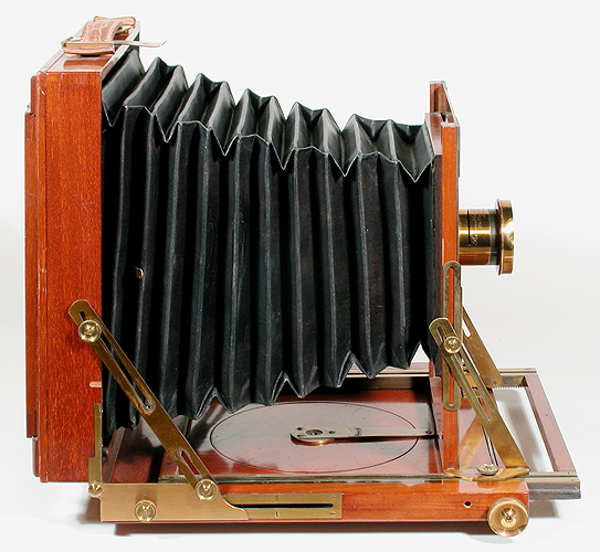 blairenglishcompactrb8x10b147.jpg (35827 bytes)