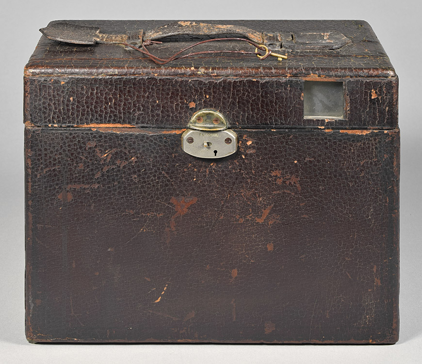 1220.american.optical.detective.camera-exterior-4x5-b-750.jpg